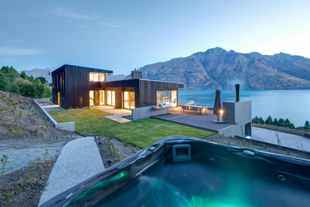 luxury accommodation Queenstown NZ